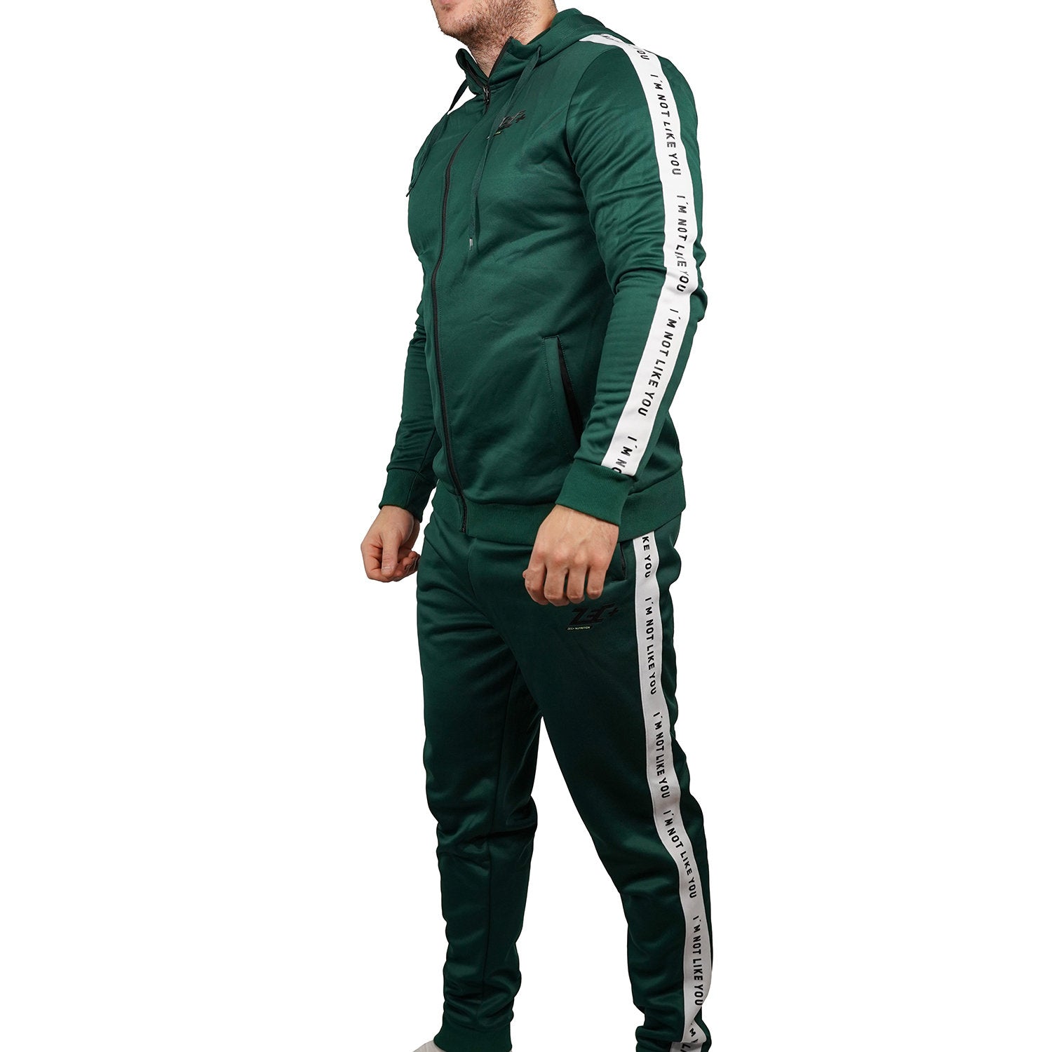 Dunkelgrüner Zec+ Herren-Trainingsanzug mit Kapuze, weiße Streifen und Logo, schräge Vorderansicht