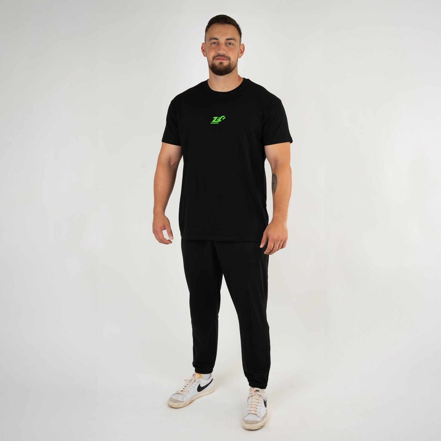 Schwarzes Zec+ Classic T-Shirt, Herren, Ganzkörperansicht frontal