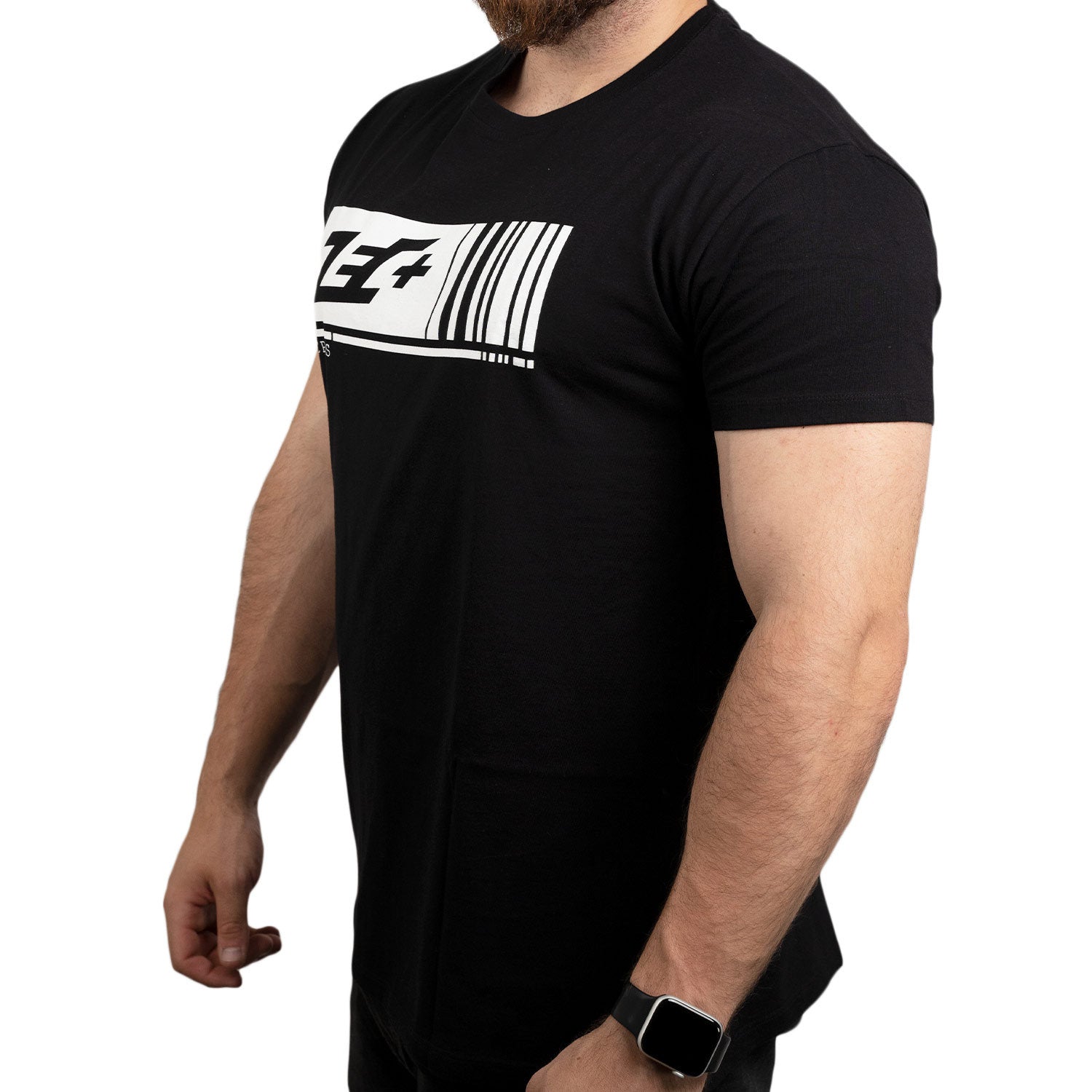 Schwarzes Herren T-Shirt mit weißem Zec+ Barcode Logo schräg links